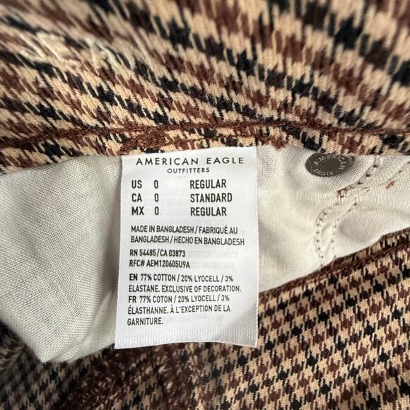 American Eagle Dark Academia High Waisted Houndstooth Mom Jeans Stretch Sz 0 - Picture 13 of 16